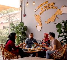 In a saucepan, bring water to a boil, then leave to cool for a few minutes. Teh Tarik Place Craveat International