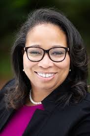 Amber Hall's Instagram, Twitter & Facebook