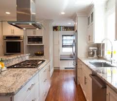 Bridgeport Door Style In Maple Finished In Marshmallow Cream With Nickel Glaze Kitchen Cabinets Kitchen Cabinet Styles Kitchen Cabinets In Bathroom