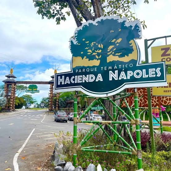 Excursión en Hacienda Nápoles + Guatapé y Medellín | Agencia VYG