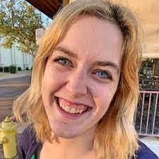 Lauri Huber's Instagram, Twitter & Facebook