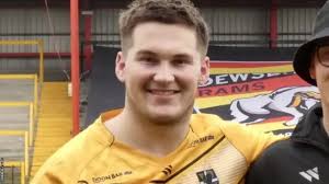 Cornwall sign Ewan Badham