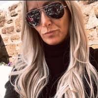 Donna Hopper's Instagram, Twitter & Facebook