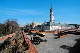 Understand  get in  by plane . Czestochowa