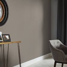 Paler shades of grey are chic and sophisticated while steely, charcoals and graphites make for a moodier, more dramatic space. Goodhome Ficus Grey Art Deco Gold Effect Textured Wallpaper Diy At B Q