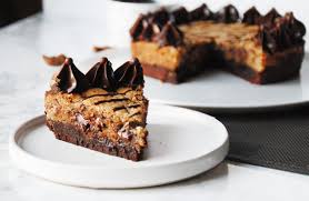 Gateau Cremeux Chocolat Amande De Karim Bourgi Les Degustations Dangereuses En 2020 Moelleux Chocolat Noisettes Financier Chocolat Cake Moelleux