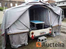 La caravane pliante solena raclet, compacte et légère, est idéale pour vos voyages en itinérance ! Caravane Pliante Raclet