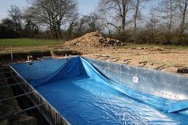 Le prix d'un liner de piscine en polyester est compris entre 20 et 60 euros par m2, hors pose. Prix Pose Liner Piscine Nos Guides Et Conseils Pour Bien Choisir