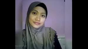 Tapi begitu ada daging merah yang ditumbuhi bulu2 halus itu, segera saja aku juga menjilatinya dengan pelan dan lembut tanpa banyak kata segera saja aku cabut torpedo ini. Hd Gadis Belia Baju Merah Colmek Enak Tudung Melayu Big Boobs Busty Free Porn Online
