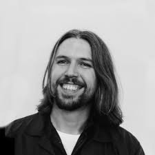 The MAFFEO DRINKS Podcast's 300 days. Wanna know what the biggest learning  you can implement, too?👇🏻 ❌ It's not about: • the 10k downloads • the 83  countries listening ✓ It's about: • the little…