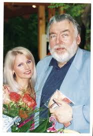 Muzica la insotit pe om de la prima existenta a lui evoluind odata cu nazuintele sale spirituale. Anastasia Lazariuc Am Lucrat Ca Femeie De Serviciu Pana Am Terminat Zece Clase Marea Dragoste