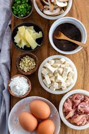 Gradually pour in your beaten egg in a thin stream, slowly folding the soup as you do so as to get wisps of yummy egg throughout the soup (the egg will cook in just a minute). Hot And Sour Soup Jessica Gavin