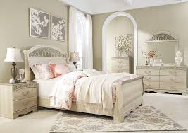 Catalina 4 Piece Sleigh Bedroom Set In Antique White Sleigh Bedroom Set Bedroom Furniture Sets Bedroom Set