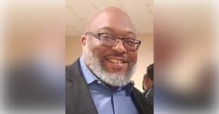 Lisa Cato's Instagram, Twitter & Facebook