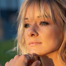 Happy Birthday, Christin Stark💫 Du bist nicht nur meine große Liebe,  sondern auch meine Inspiration. Auf all die Abenteuer, die noch vor uns  liegen.❤️