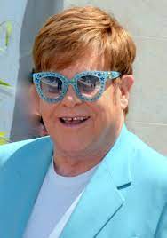 Soulful english singer who moved from simple, sensitive piano rock to become a glamorous music superstar. Datei Elton John Cannes 2019 Jpg Wikipedia