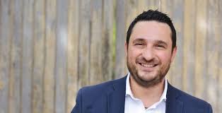 LEADERSHIP IN A RAPIDLY CHANGING ENVIRONMENT