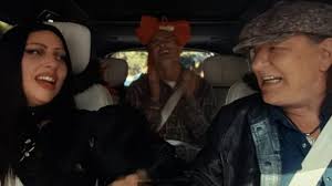 Kiss: Gene Simmons, "Ho creato il mio basso ad ascia. Non sono stato  stupido come Les Paul a non registrare il marchio"