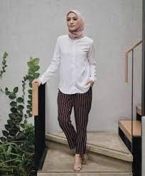 Baju kerja kantor wanita berhijab, grosir baju kantor tanah abang, jasa pembuatan seragam kantor paling seksi, jual seragam kantor masa. Ini Dia 10 Pakaian Untuk Interview Kerja Berjilbab