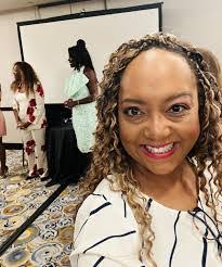 Kerri Hicks's Instagram, Twitter & Facebook