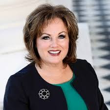 Jennifer Svec's Instagram, Twitter & Facebook