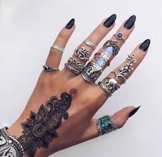 However, nowadays, when someone mentions henna people usually think of the art of temporary body art based on the dyes which are made out of crushed henna leaves and twigs. Henna Tattoos Everything You Need To Know 100 Great Design Ideas Wild Tattoo Art