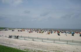 In neuharlingersiel liegt das 3 sterne strandhotel neuharlingersiel direkt am strand und nur 700 m vom zentrum entfernt. Datei Neuharlingersiel Strand Jpg Wikipedia