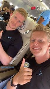 Жарко было не только на поле. Manchester Siti S Zinchenko Nakonec To Otpravilsya V Kitaj Posle Dvuh Perenesennyh Rejsov Sport Tsn Ua