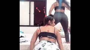 As gêmeas lacracão dançando - mc livinho -hoje eu vou parar na ...