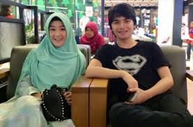 Larissa chou is one of the richest indonesian instagram star. So Sweet Ini Alasan Putra Arifin Ilham Nekat Nikahi Larissa Chou Di Usia Muda