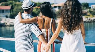 Вы узнали, что подруге изменяет муж. Говорить ли ей об этом? | Psychologies  (Психология)