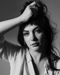 Angel Olsen estrenará el box set 'Song of the Lark and Other Far Memories'