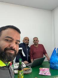 Mr. Abrar Uddin, Chairman Naheed Supermarket, receiving Brands of the Year  Award 2021, for Fastest Growing Brand of the Year from Mr. Syed Naveed  Qamar, Federal Minister for Commerce. #naheedsupermarket #BrandsoftheYear