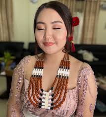 My gorgeous traditional Assamese bride @radhika_dutta #airbrushmakeup  #makeupbyannaliabride #assamesebride