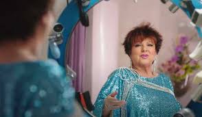 Orietta elogia i suoi compagni di avventure musicali nel tormentone mille. Mkr3oxoe7kl6um
