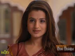 Soon, inexplicable occurrences cause him to call a psychiatrist to help solve the mystery. Bhool Bhulaiyaa 2007 Wallpapers Ameesha Patel 2 Bollywood Hungama