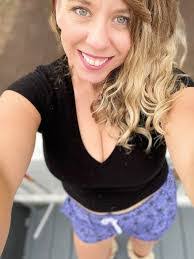 Lauren Arevalo's Instagram, Twitter & Facebook