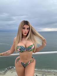 HELP tremendous woman subdues a poor gasfitter