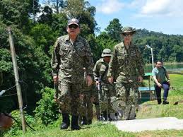 Tentera darat malaysia markas tentera darat, sekretariat tentera darat, wisma pertahanan, jalan padang tembak, 50634 kuala lumpur. Panglima Tentera Darat Rai Syawal Di Perbatasan Bersama Anggota