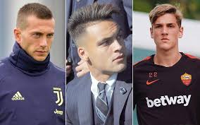 Sui social si è discusso non poco sul taglio di capelli di sergio ramos sfoggiato contro la russia. Capelli Corti Uomo I Migliori Tagli Dei Calciatori Da Copiare Vogue Italia