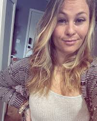 Emma lake 💙 • • Definitely will be back for an overnight trip sometime 😍  • • #emmalake #hikeit #getoutside #powellriverbackcountry #mountainlake  #bucketlistadventures