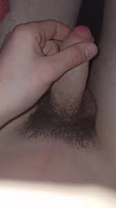 Pipi ile oynuyorum seksi dostum ve zevk alıyorum