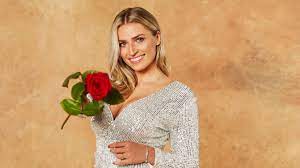 The bachelor franchise looked at chris harrison and said … ban all men until further notice. Bachelor 2021 Kandidatin Laura Stella Buhre Spricht Uber Ihr Tattoo