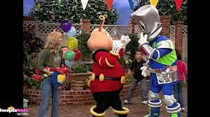 Everyone has to cancel plans for a picnic when it rains, but the kids find a way to have fun indoors. Fun Cartoon Shows For Kids The Dooley Pals 3 Video Dailymotion