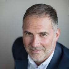 J'ai le plaisir de vous annoncer que je commence un nouveau poste de…