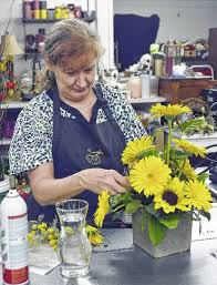 En el censo de 2010 tenía una población de 38.771 habitantes y una densidad poblacional de 1.085,22 personas por km². Best Florist The Lima News