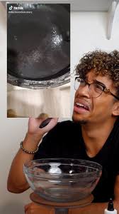 How to make Black Buttercream! #cake #buttercreamtutorial #blackbuttercream 