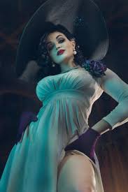 Ledi Dimitresku Resident Evil 8 Kto Ona Aktrisa Kosplei Arty Novyj Seks Simvol 2021 She's also inspired 8 of the best whether you know her as 9ft tall vampire mommy or lady alcina dimitrescu, the bewitching villain of resident evil village, the eighth installment in the. ledi dimitresku resident evil 8 kto