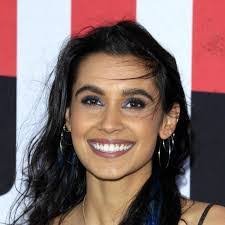 Janis Peebles's Instagram, Twitter & Facebook