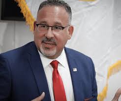 La descentralización del Departamento de Educación